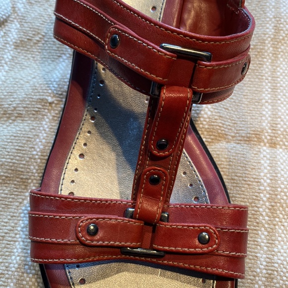 NWOB Rockport red leather sandals - Picture 3 of 3
